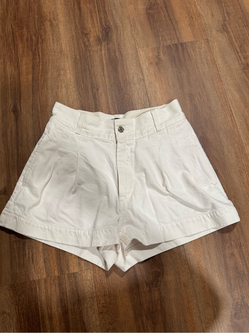 Edwin Isla Shorts in Eggshell View 2